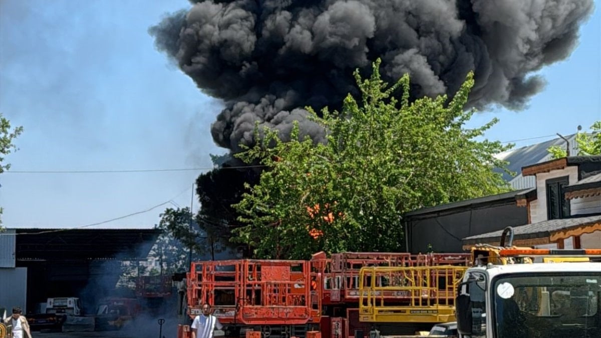 Bursa'da depo yangını: Dumanlar kenti kapladı