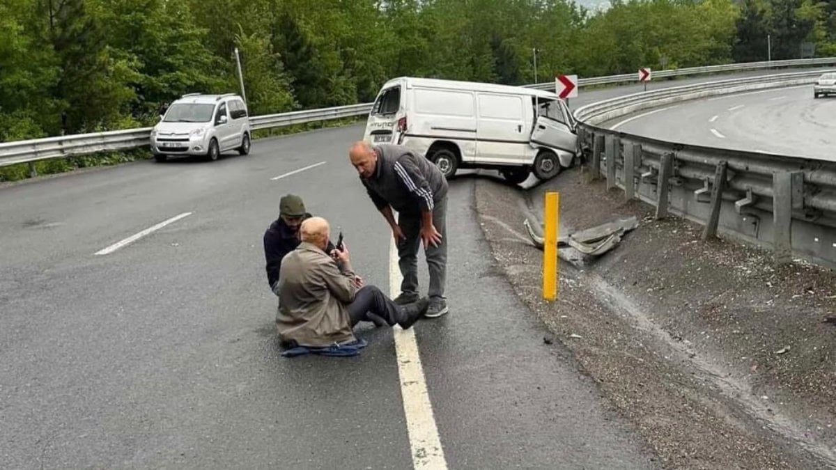 Zonguldak'ta yağmurlu yolda kaza: Sürücü araçtan fırladı