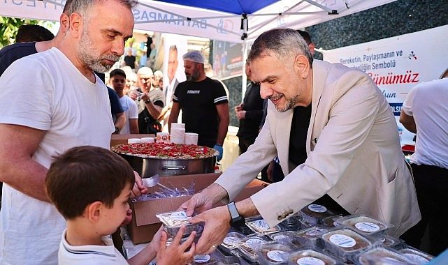 Başkan Vekili İbrahim Akın'dan vatandaşlara aşure ikramı