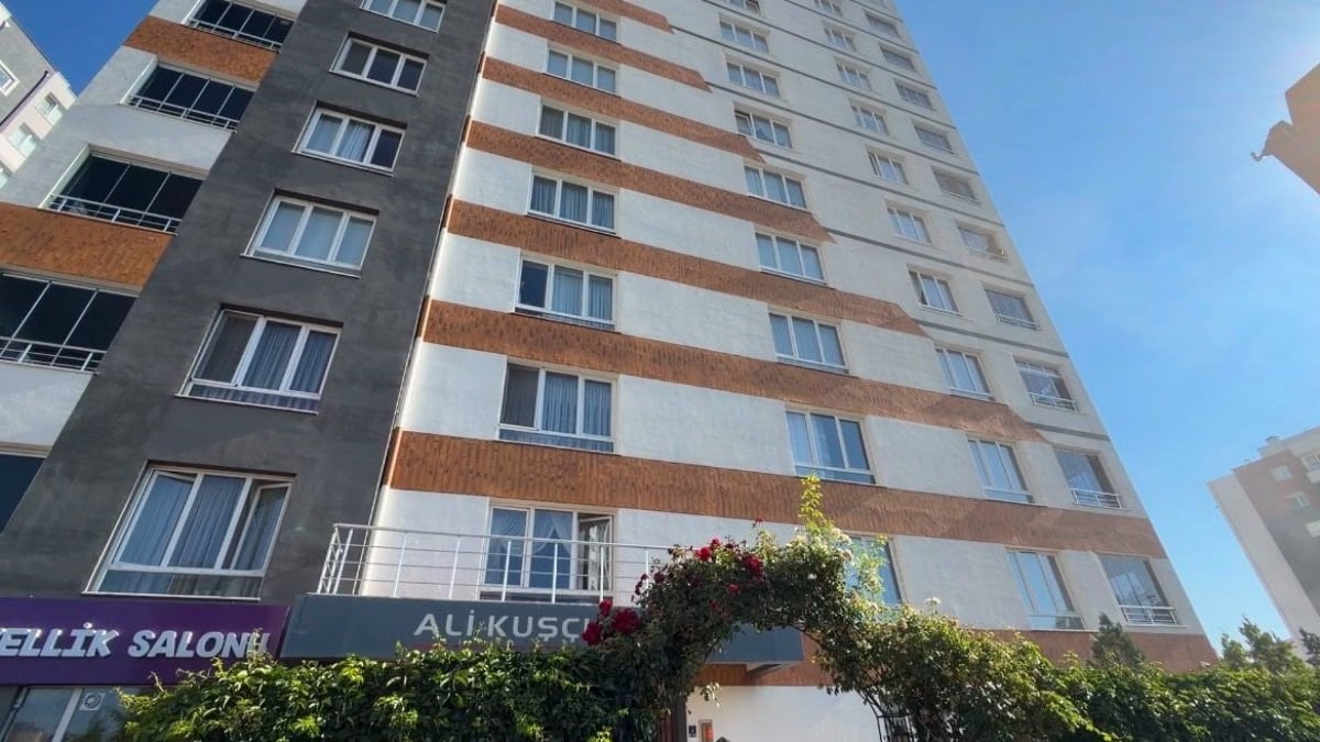 Kayseri'de 12 katlı binada yangın paniği