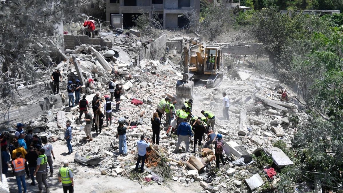Lübnan'a hava saldırılarında can kaybı 21'e yükseldi
