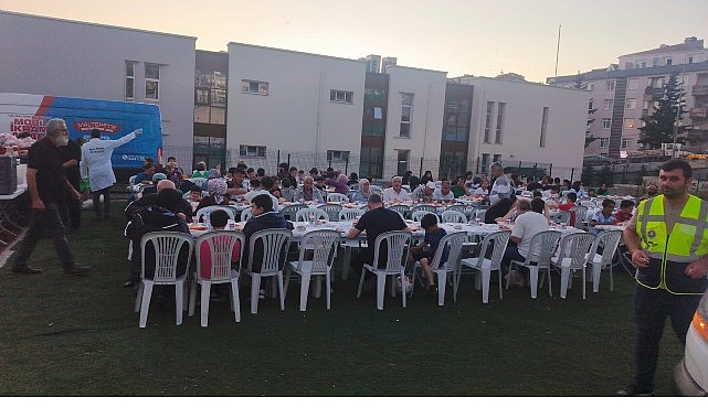 Maltepe'de Yas- ı Matem orucunun sekizinci gün lokmaları paylaşıldı