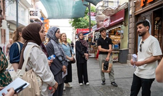 Tarık Dursun K.'nin izinde İzmir turu