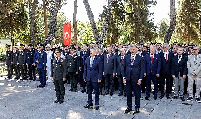 15 Temmuz şehitleri İzmir'de dualarla anıldı