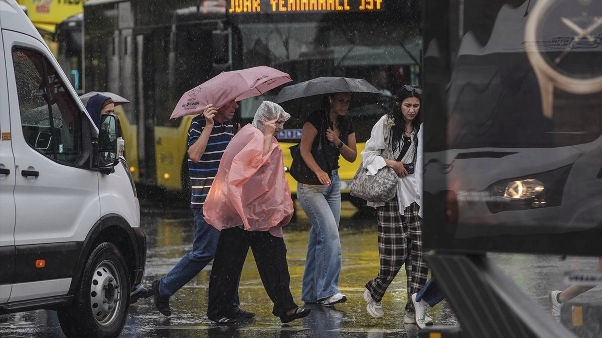 AFAD: Meteorolojik uyarı verilen illerde 18 bin 705 personel görevlendirildi