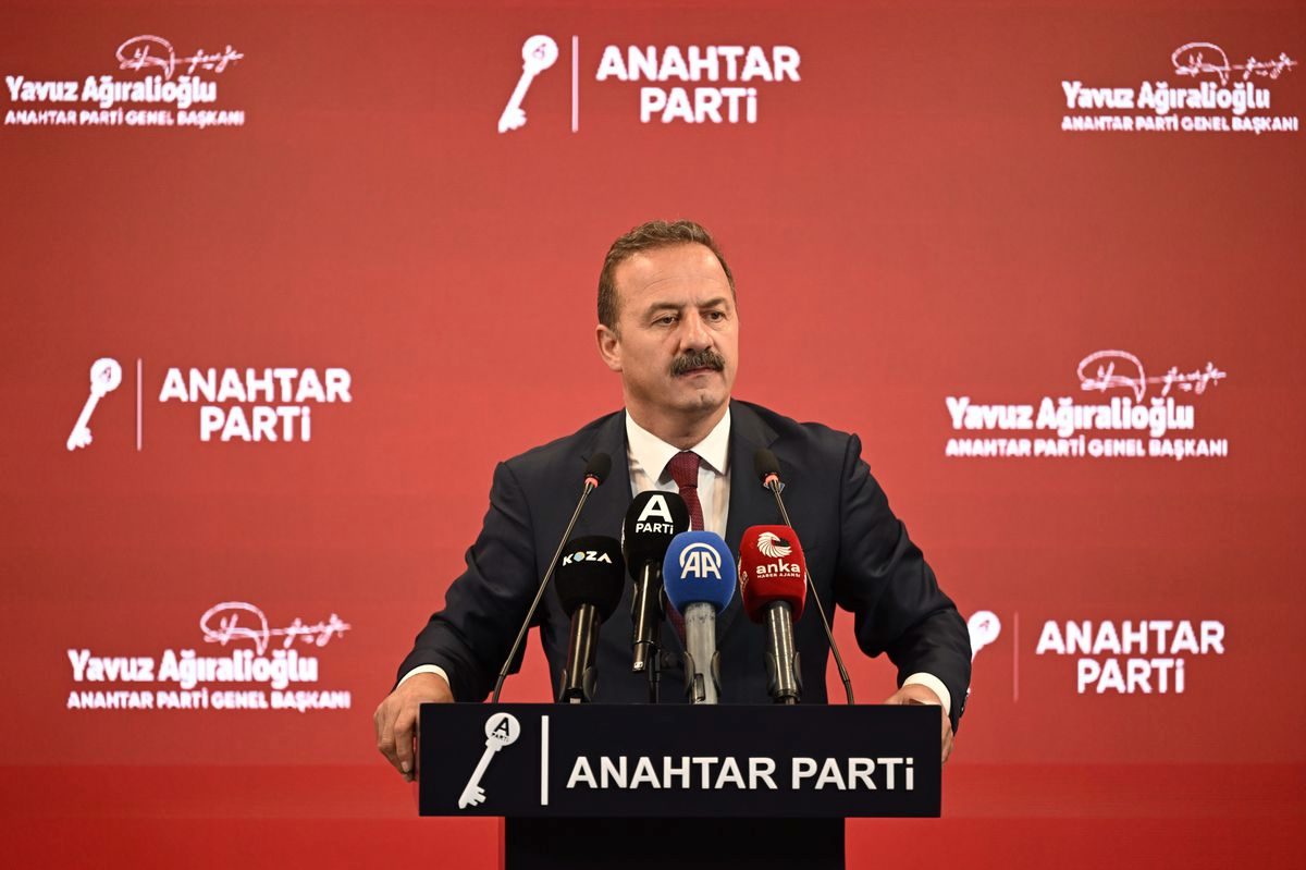 Ağıralioğlu'ndan 24 Yıllık İktidara Sert Eleştiri: 'Ahbap Çavuş İlişkisiyle Devlet Yönetilmez'
