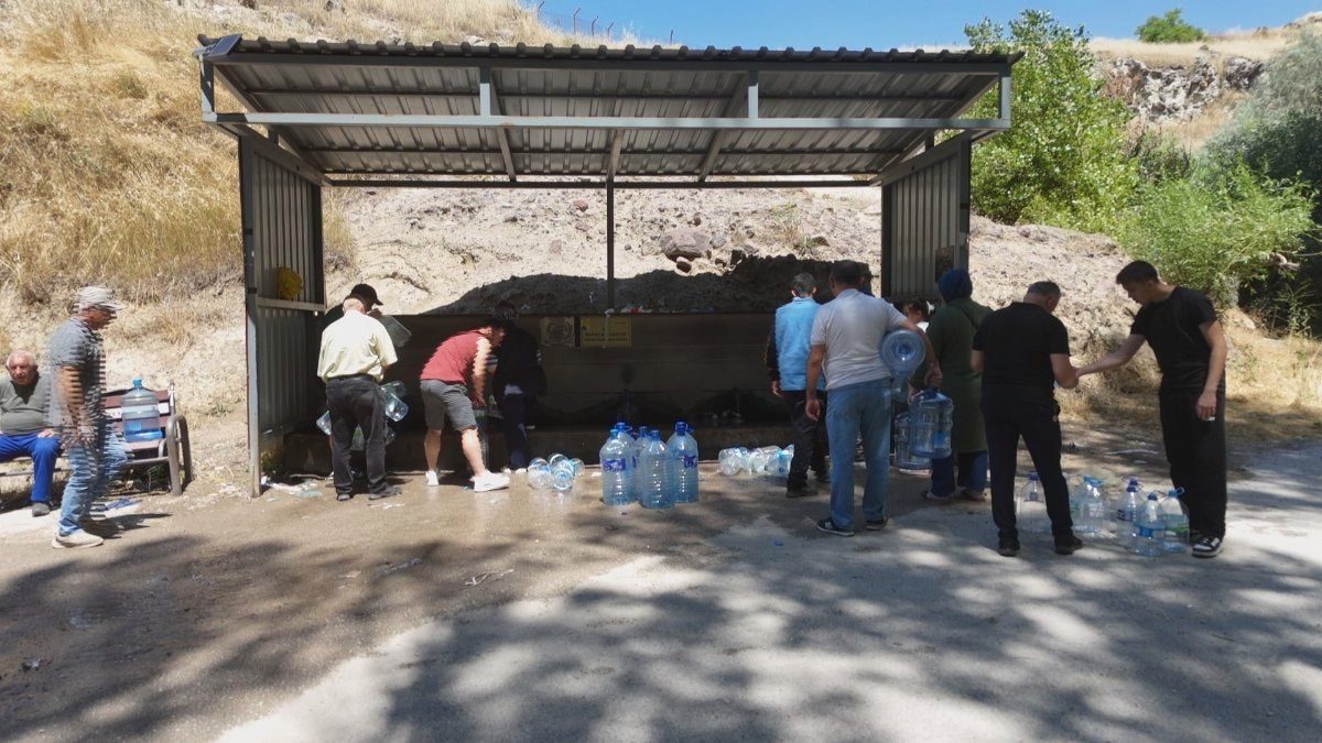 Ankara’da 3 günlük su kesintisi vatandaşları sokağa döktü: Çeşmelerde uzun kuyruklar oluştu