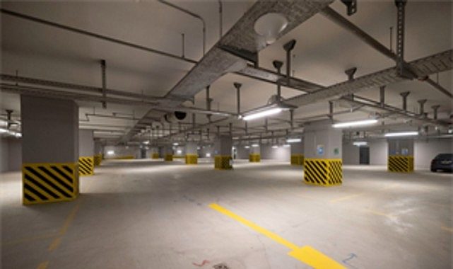 Araçlar otoparka, yolcular metroya