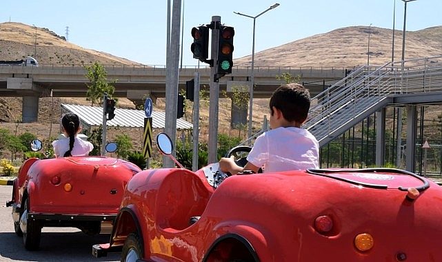Asarlık Trafik Eğitim Parkuru'nda Her Gün 50 Çocuk Kuralları Öğreniyor
