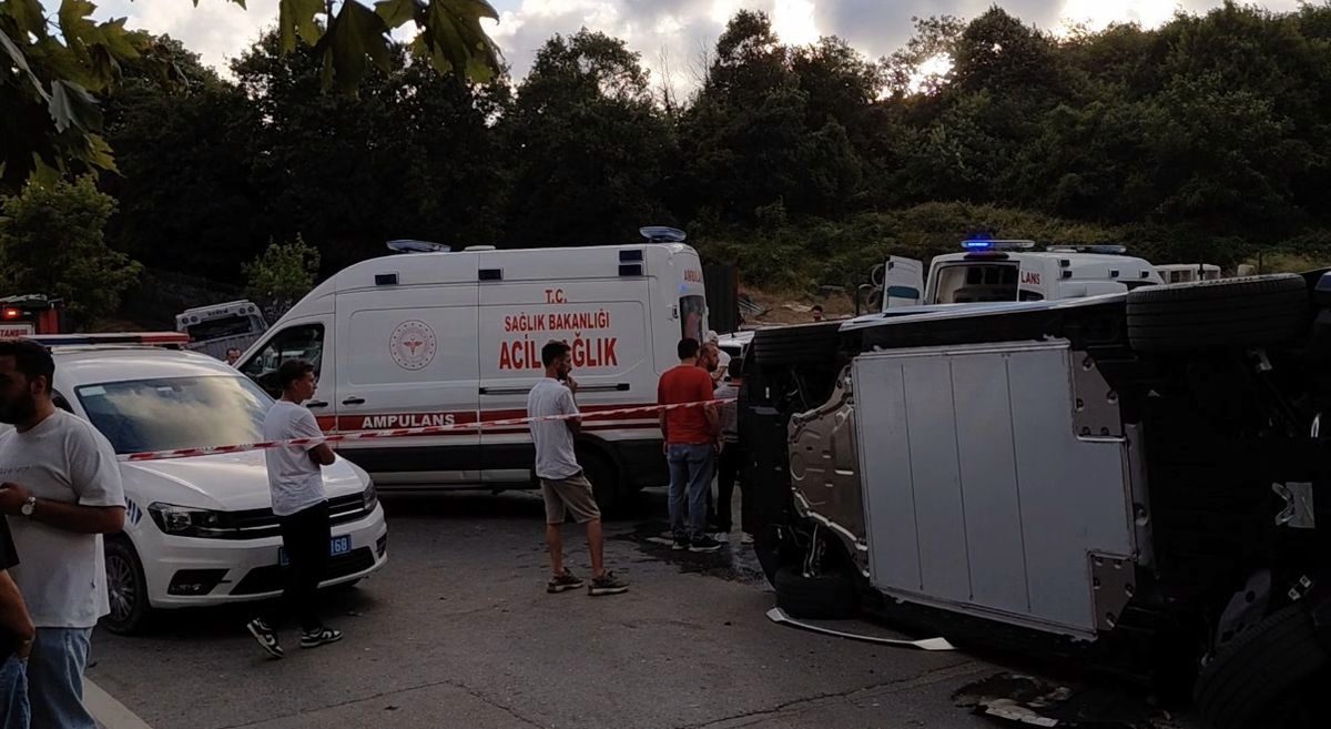 Beykoz’da iki otomobilin çarpıştığı kazada 7 kişi yaralandı
