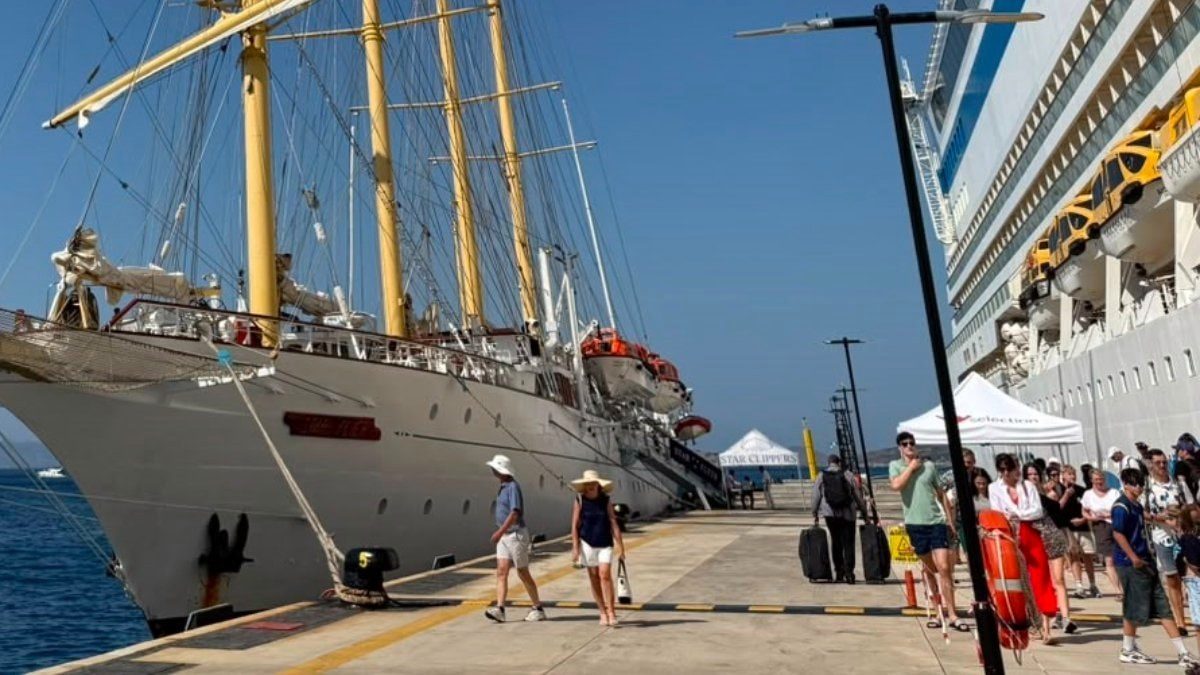 Bodrum'a 3 gemiyle toplam 2 bin 761 turist geldi