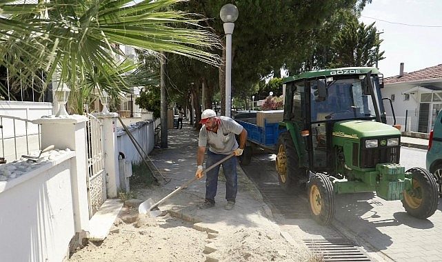 Burhaniye'de Yol Yapım, Bakım ve Onarım Çalışmaları Aralıksız Devam Ediyor
