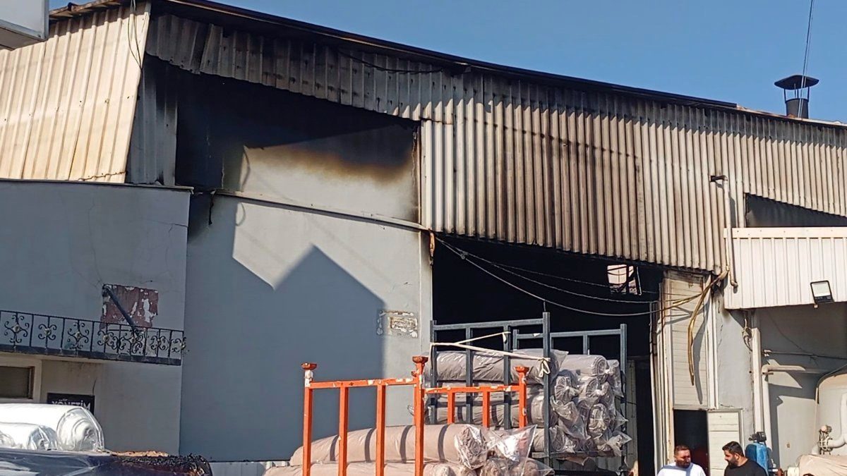 Bursa'da kumaş fabrikasında yangın çıktı