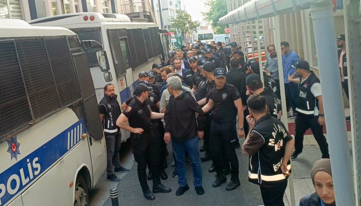 Büyükçekmece Belediyesi'ne yönelik 'yolsuzluk' davasında 1 kişiye tahliye kararı