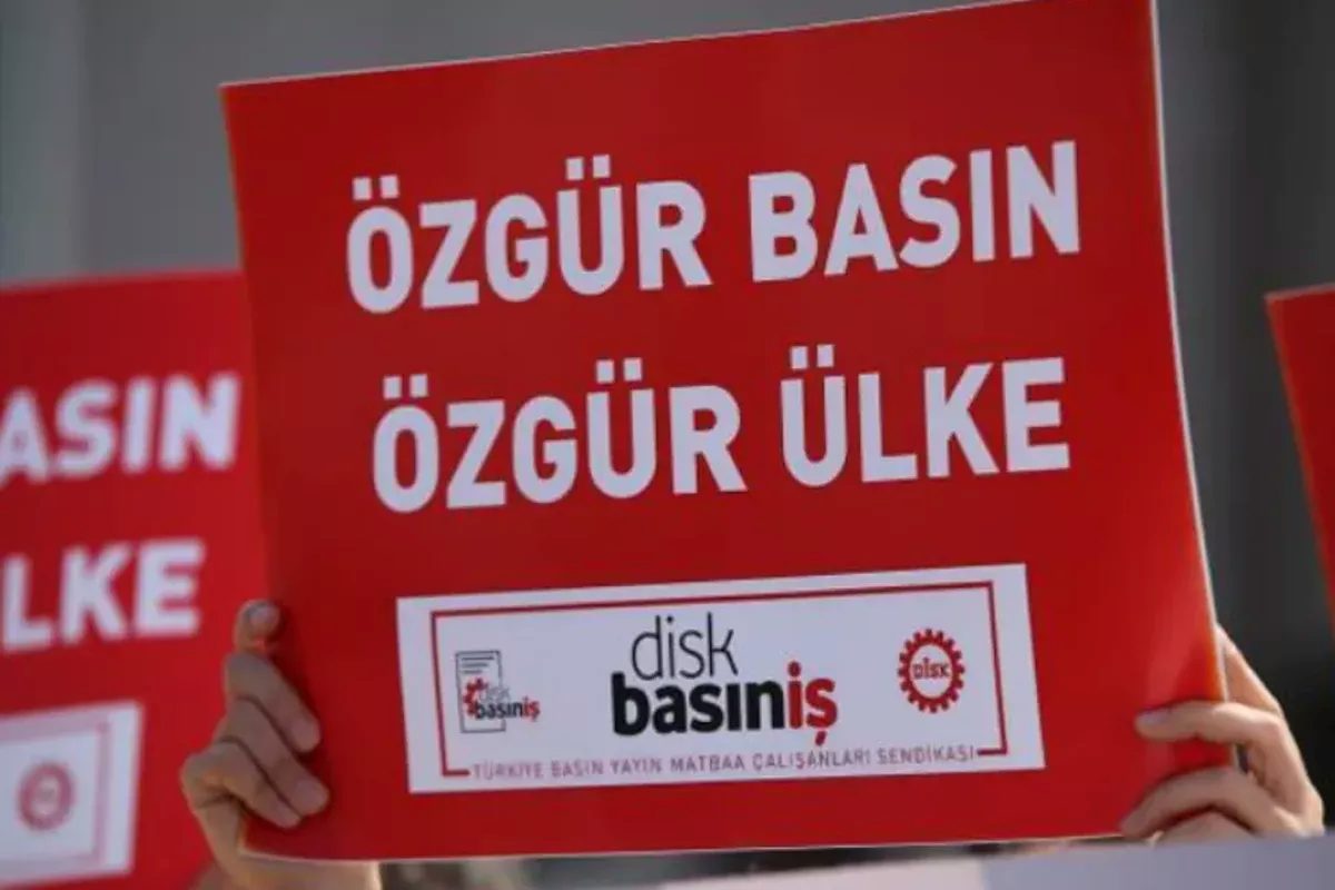 DİSK Basın-İş'ten Gürsel Tekin'e Tepki: Basın Özgürlüğünü Hedef Alan Yaklaşımı Kınıyoruz