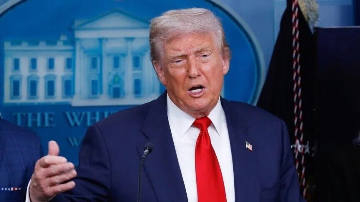 Donald Trump'tan jenerik ilaçlara yüzde 200 gümrük vergisi planı