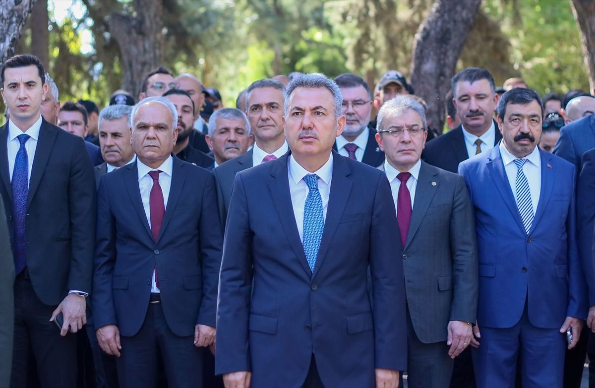 Ege'de 15 Temmuz Anma Programları: Beş İlde Şehitlikler Ziyaret Edildi