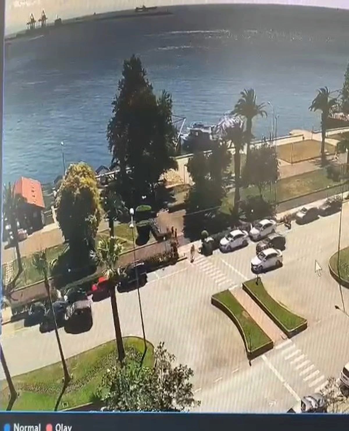 Ereğli'de Geri Geri Giden Araç, Park Halindeki Otomobile Çarptı: 1 Yaralı