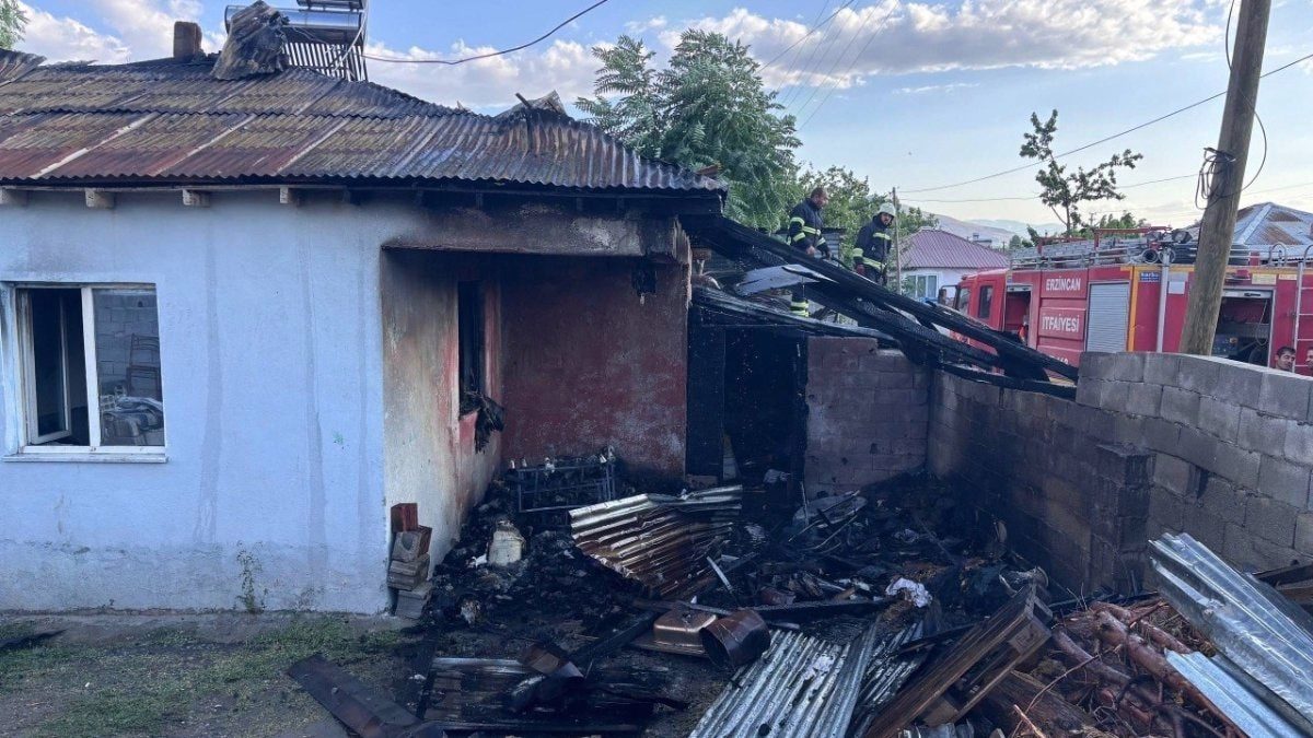 Erzincan'da ev yangını korkuya neden oldu