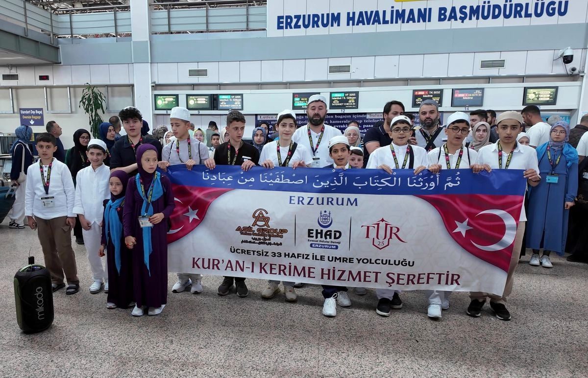 Erzurum'da 33 hafız umre ile ödüllendirildi