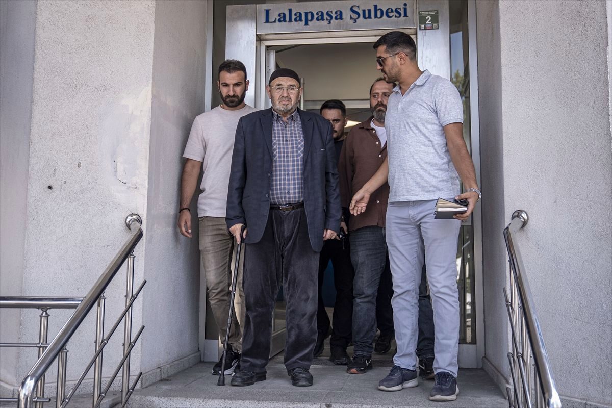 Erzurum'da dolandırılmak üzere olan alzheimer hastasını polis kurtardı