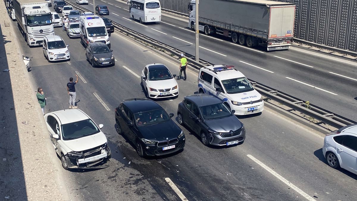 Eskişehir'de zincirleme kaza; 2 yaralı
