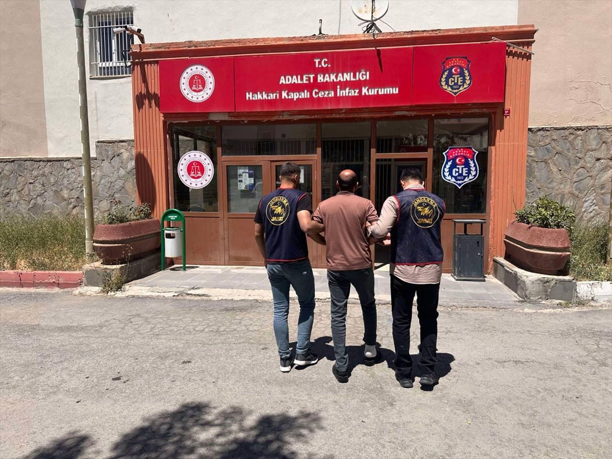 Hakkari'de haklarında kesinleşmiş hapis cezası bulunan 4 hükümlü yakalandı