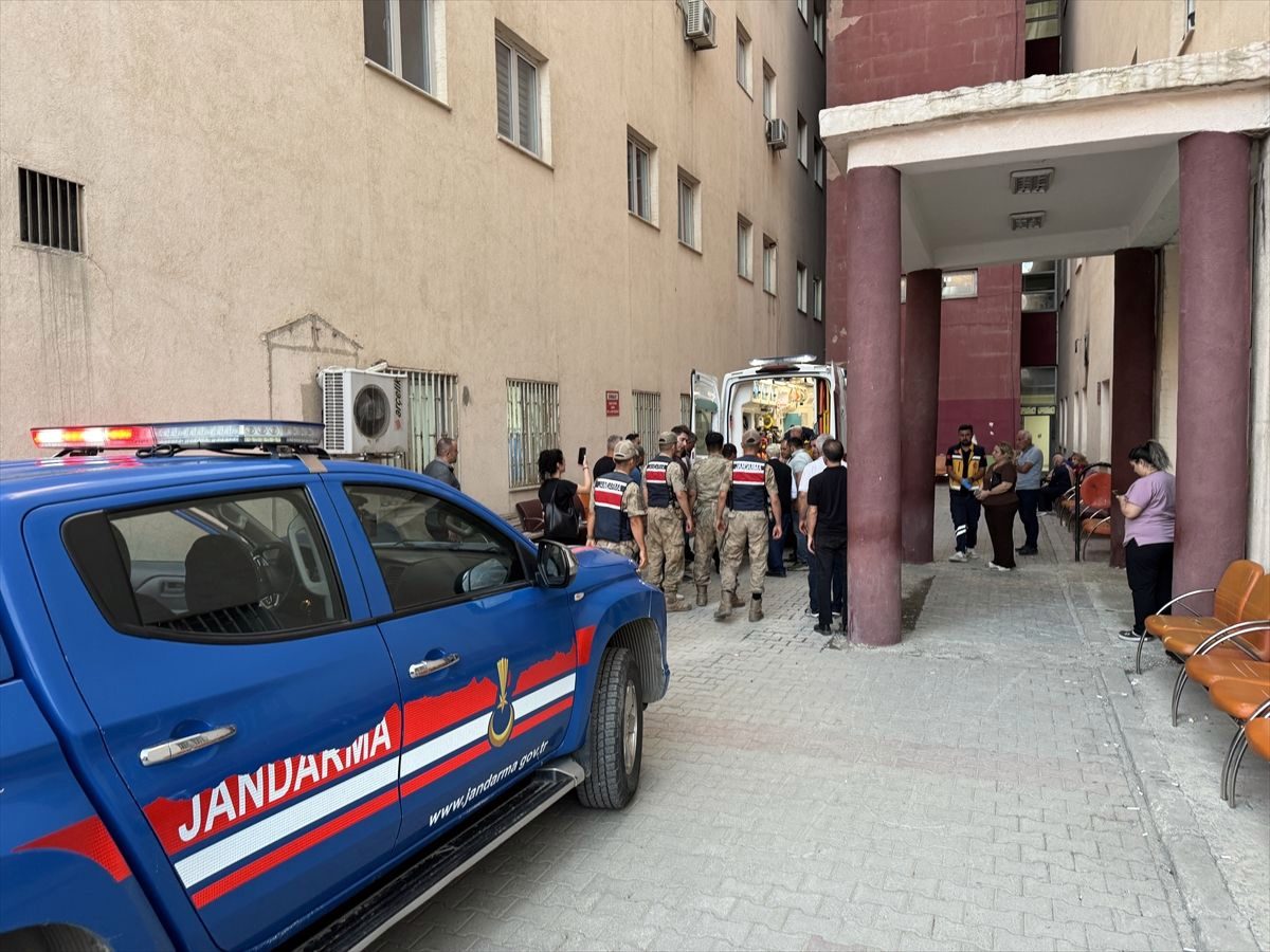 Hakkari'de zirve tırmanışı yaparken hayatını kaybeden dağcının cenazesi hastaneye götürüldü