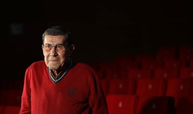 İBB Şehir Tiyatroları Usta Sanatçısı Zihni Göktay'ı Kaybetmenin Derin Üzüntüsünü Yaşıyor