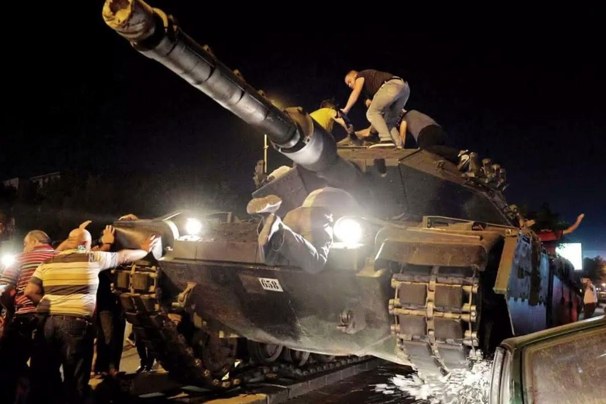 İrade de bizim zafer de! İstikbale yön veren gecenin 10. yılı