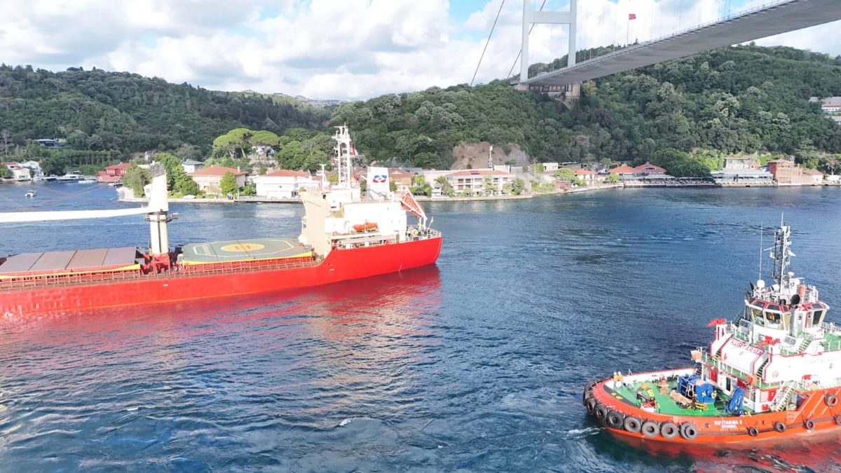 İstanbul Boğazı'nda gemi arızası: trafik çift yönlü askıya alındı