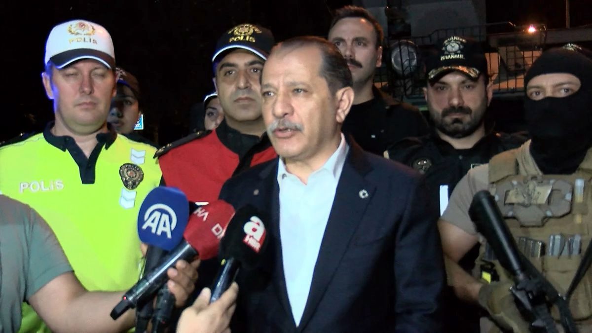 İstanbul İl Emniyet Müdürü Yıldız, Esenyurt'ta helikopter destekli asayiş denetimine katıldı