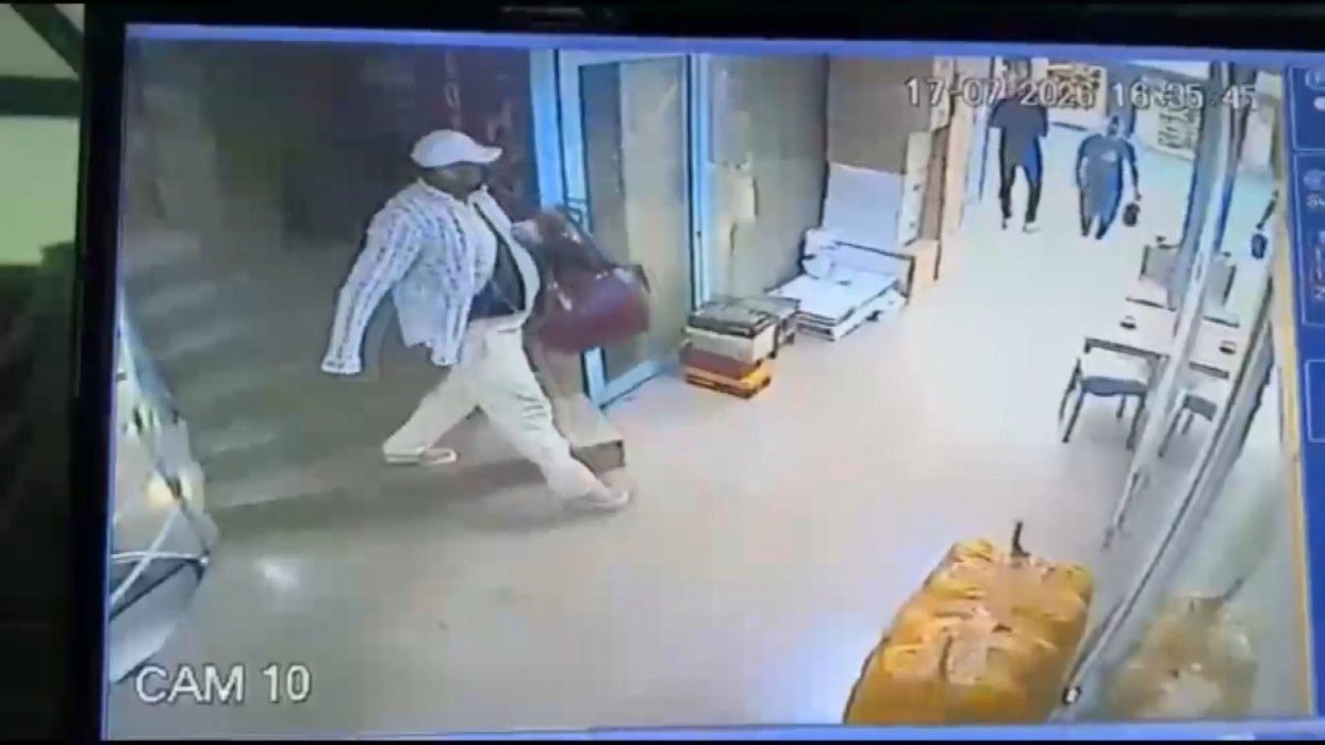 İstanbul'da düzenekle 4 kilogram altını çalan 2 şüpheli yakalandı