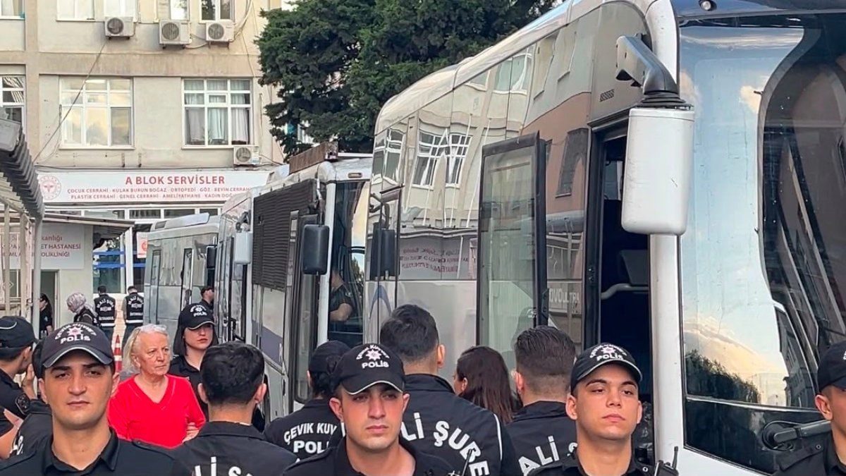 İzmit Belediyesi’ne yönelik soruşturma kapsamında şüpheliler sağlık kontrolünde