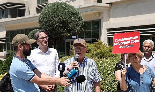 Katı atık tesisine karşı 5 binden fazla imza Büyükşehir'e teslim edildi