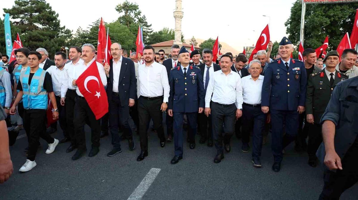 Kayseri iş dünyası, 15 Temmuz'un 10. yıl dönümünde Demokrasi Çadırı'nda buluştu
