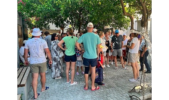 Kültür Evi'ne ziyaretçi akını sürüyor