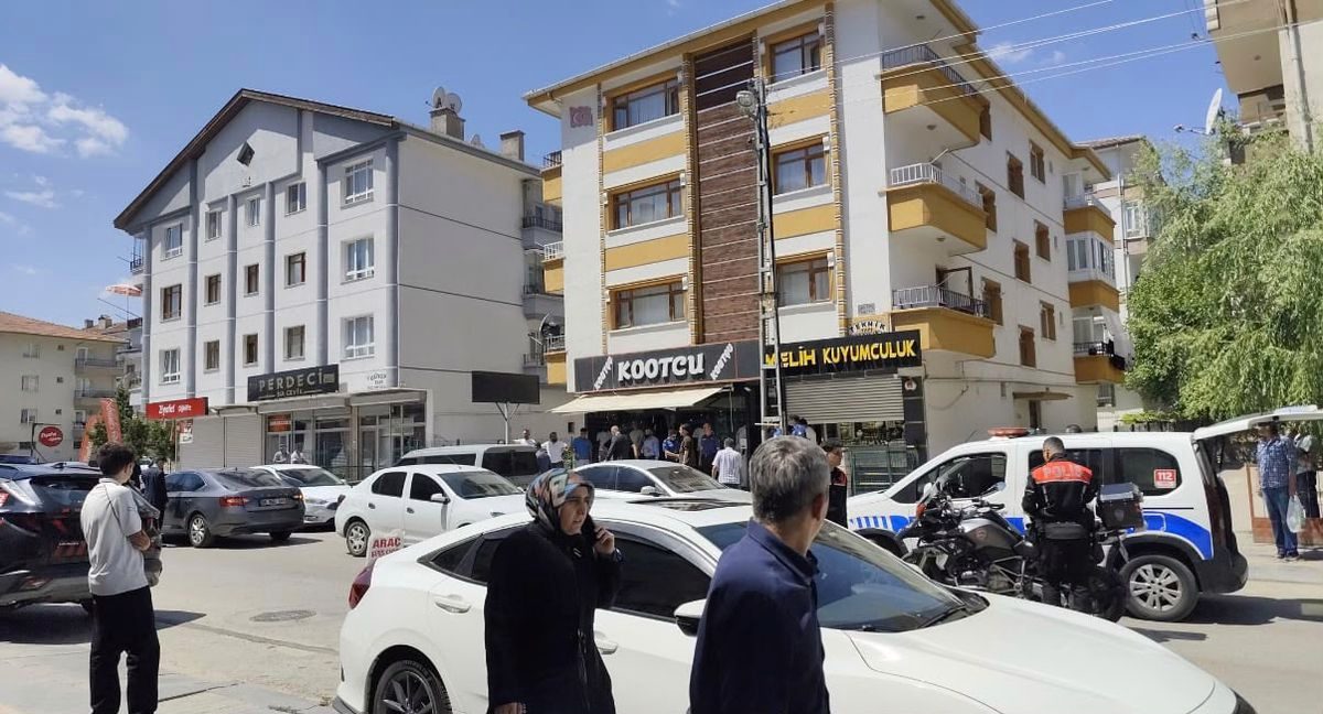 Kuyumcu soyguncusu 2 saatte yakalandı; İnternetten 'Soygun nasıl yapılır' araştırması yapmış