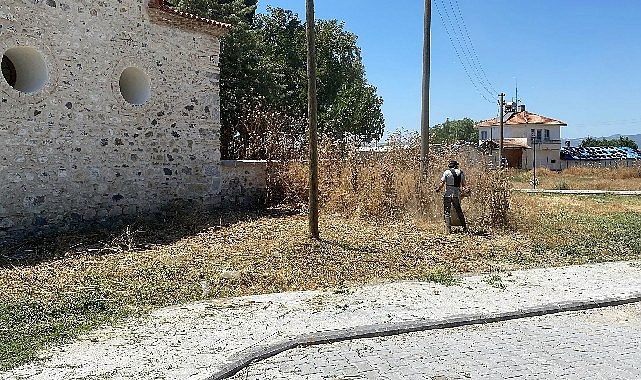 Manisa Büyükşehir'den Karacaahmet Türbesi'nde Hummalı Temizlik