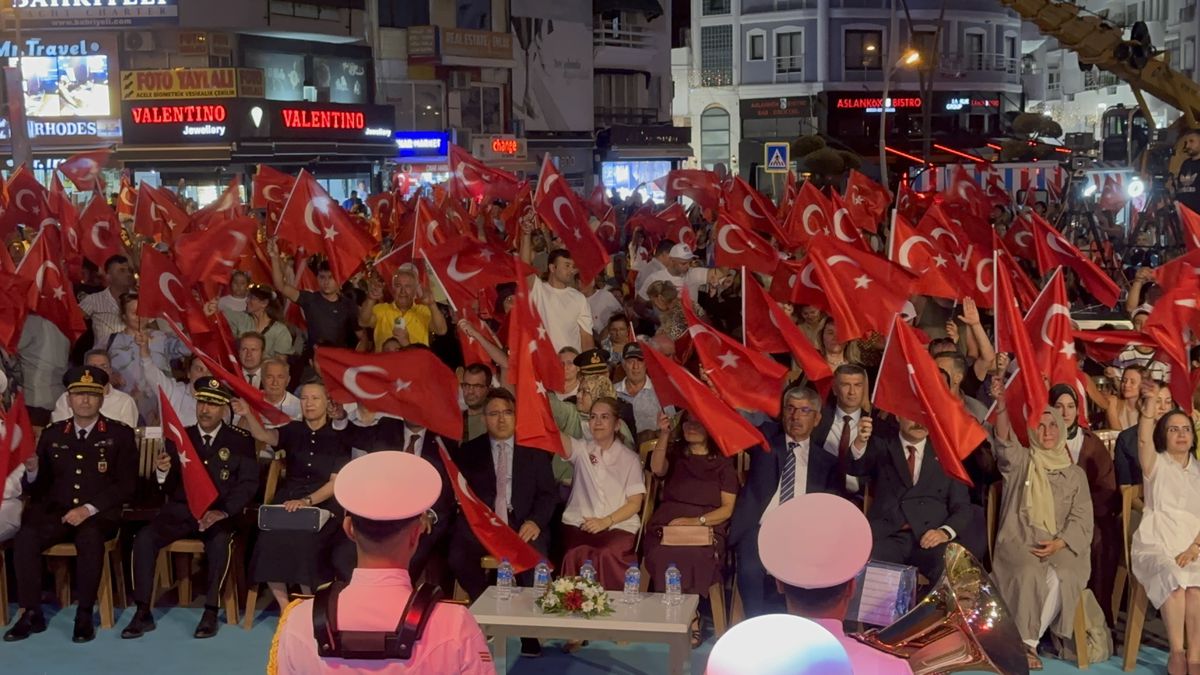 Marmaris'te 15 Temmuz Demokrasi ve Milli Birlik Günü anıldı