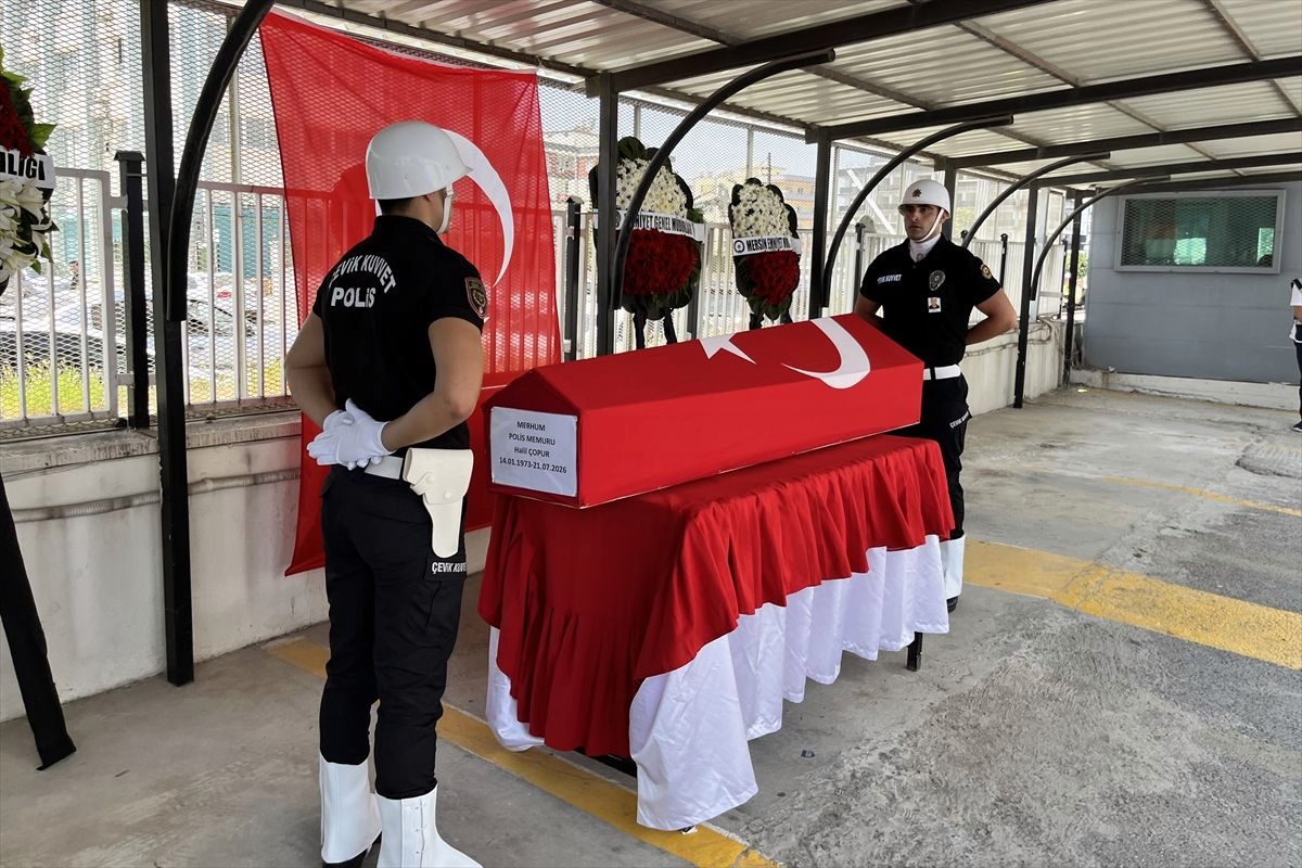 Mersin'de kalp krizi sonucu vefat eden polis için tören düzenlendi