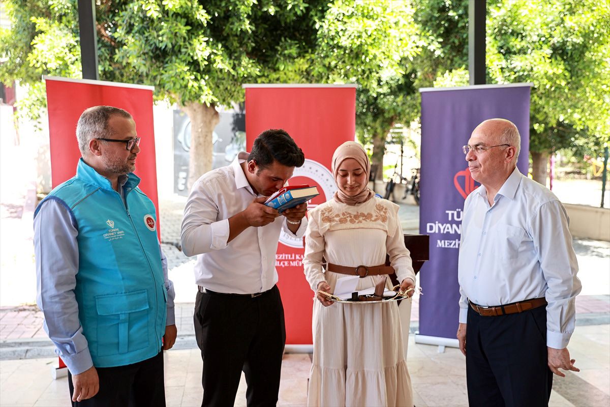 Mersin'de yuva kurmayı planlayan öksüz Elif'in çeyizini gönüllü anneler hazırladı