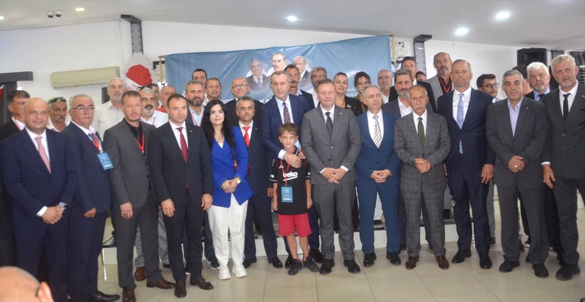 MHP Karamürsel İlçe Başkanlığına Hüseyin Parlak yeniden seçildi