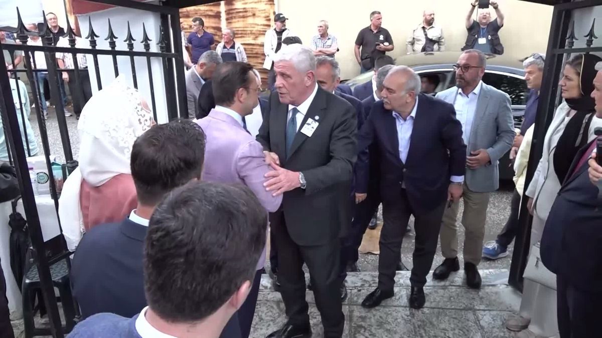 Müsavat Dervişoğlu: Sadık Ahmet’in mirasına sahip çıkmak siyasi sorumluluğumuzdur