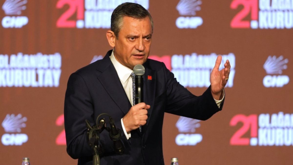 Özgür Özel'in yeni partisi yolda: CHP'de son grup toplantısına katılacak