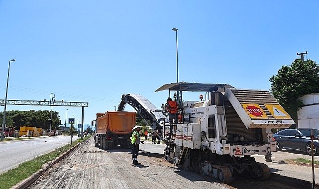 Rauf Denktaş ve Bülent Ecevit Bulvarlarında asfalt çalışması başladı