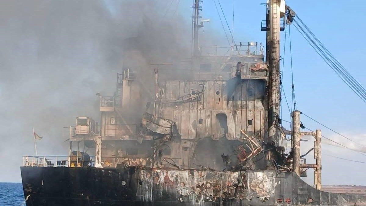 Rusya, Karadeniz’de yük gemisini vurdu: 5 ölü