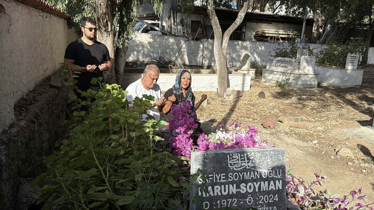 Safiye Soyman, oğlunu ölüm yıl dönümünde andı