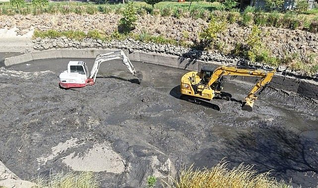 Safran Deresi Temizleniyor, Atatürk Kent Parkı Nefes Alıyor