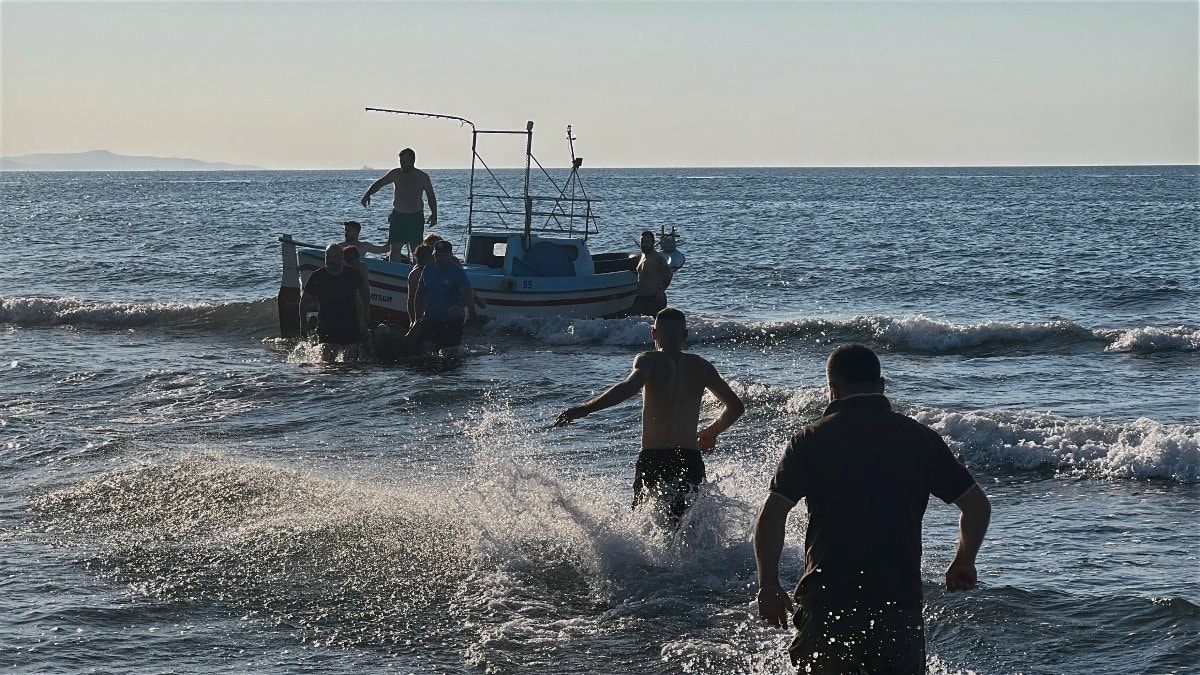 Samsun'da alabora olan teknede 2 kişi öldü: 1 kişi hala aranıyor